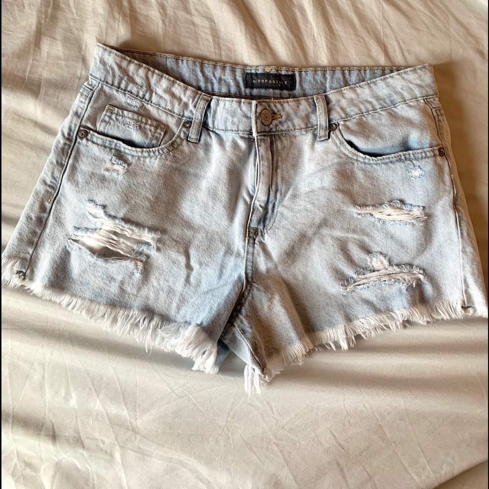 Denim distressed light wash shorts